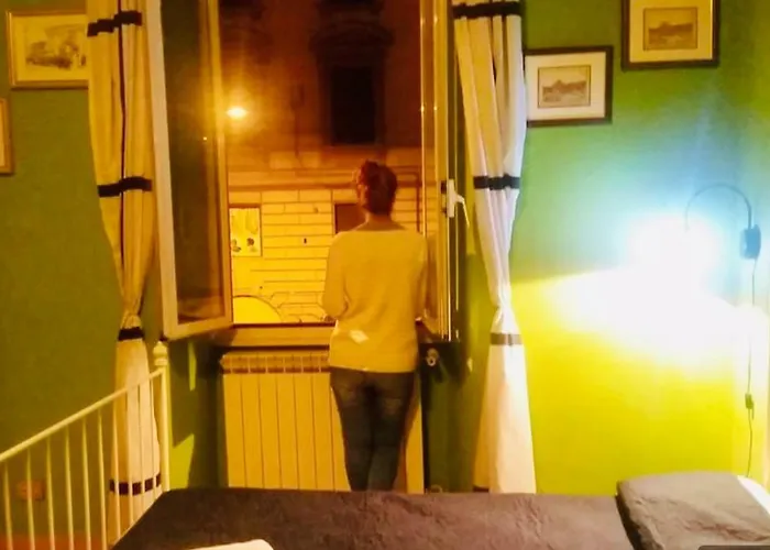 Parisa 2* Rome